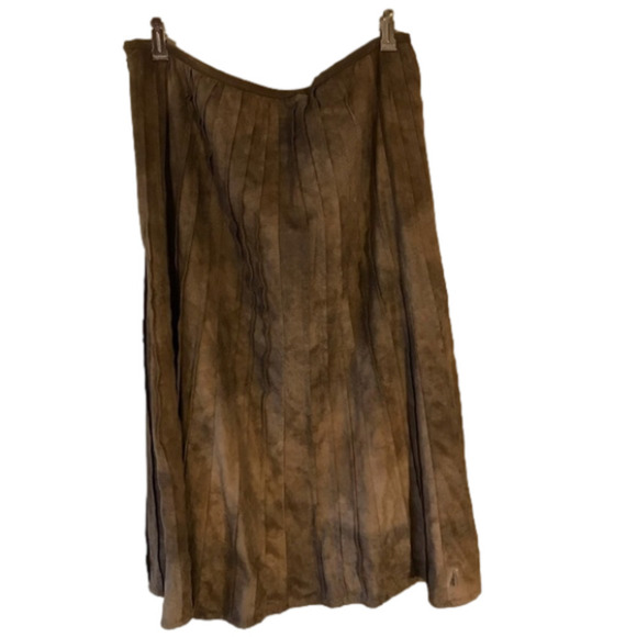 𝅺WOMEN’S size 16 brown suede- like skirt.  Nic & Zoe. - Picture 1 of 5